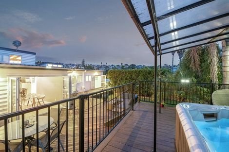 Photo of property in 21 Korotaha Terrace, Rothesay Bay, Auckland, 0630