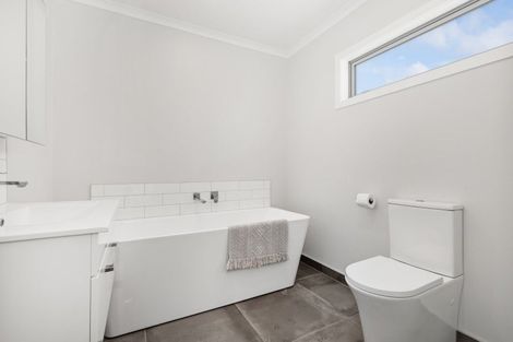 Photo of property in 8 Hokioi Drive, Kenepuru, Porirua, 5022