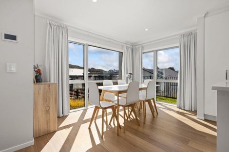 Photo of property in 8 Hokioi Drive, Kenepuru, Porirua, 5022
