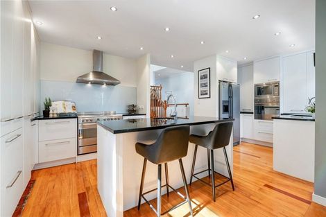 Photo of property in 21 Korotaha Terrace, Rothesay Bay, Auckland, 0630