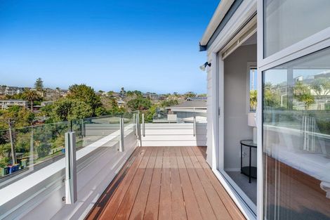Photo of property in 21 Korotaha Terrace, Rothesay Bay, Auckland, 0630