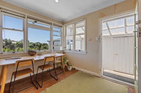 Photo of property in 13 Moana Crescent, Blagdon, New Plymouth, 4310