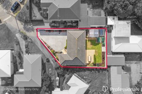 Photo of property in 19 Turville Crescent, Newlands, Wellington, 6037