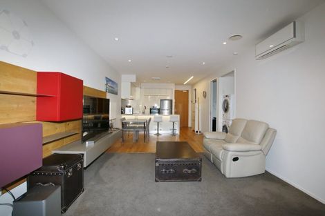 Photo of property in 6/585g Beach Road, Rothesay Bay, Auckland, 0630