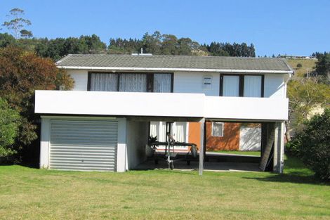 Photo of property in 37 Marine Parade, Cooks Beach, Whitianga, 3591