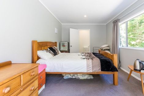 Photo of property in 2a Parklands Avenue, Swanson, Auckland, 0612