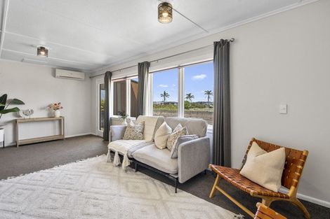 Photo of property in 35 Pukeko Place, Westshore, Napier, 4110