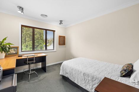Photo of property in 2 Redwood Close, Havelock North, 4130