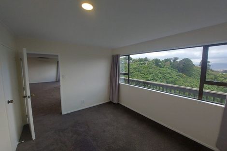 Photo of property in 66 Miromiro Road, Normandale, Lower Hutt, 5010