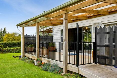 Photo of property in 20 Dudley Road Lower, Inglewood, 4386