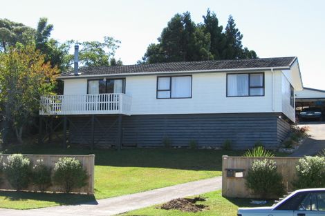 Photo of property in 64 Oreil Avenue, West Harbour, Auckland, 0618