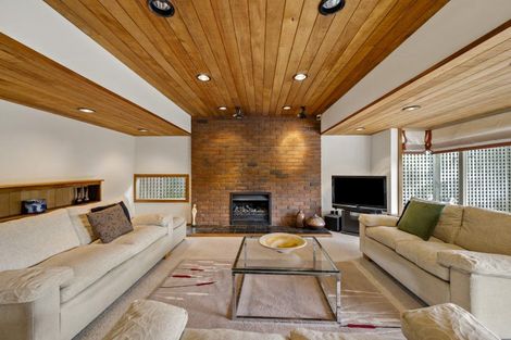 Photo of property in Lowry Cottage, 425 Fergusson Drive, Heretaunga, Upper Hutt, 5018