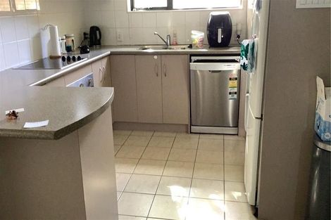 Photo of property in 185 Keri Vista Rise, Papakura, 2110