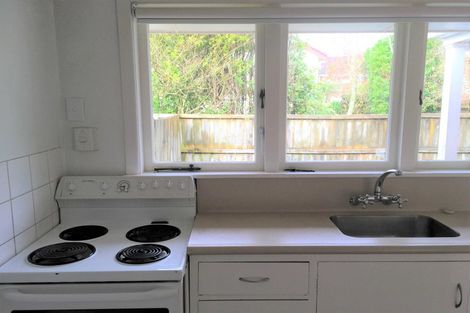 Photo of property in 3/10a Fenwick Avenue, Milford, Auckland, 0620