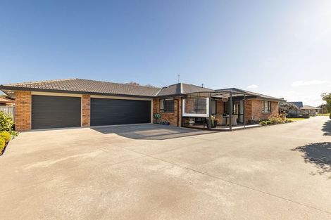 Photo of property in 6 Liberty Grove, Kelvin Grove, Palmerston North, 4414