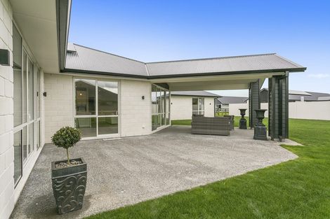 Photo of property in 129 Saint Kilda Road, Cambridge, 3434