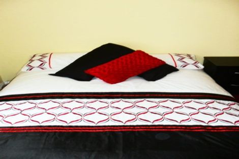 Photo of property in 216 Oriental Parade, Oriental Bay, Wellington, 6011