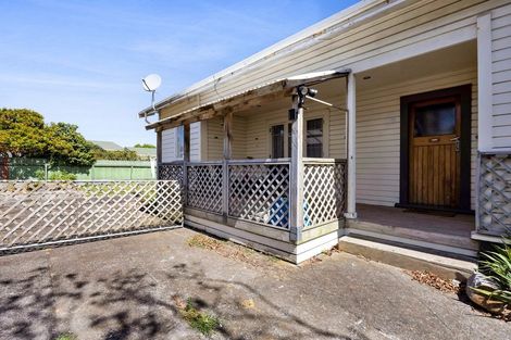 Photo of property in 8 Collins Street, Hawera, 4610
