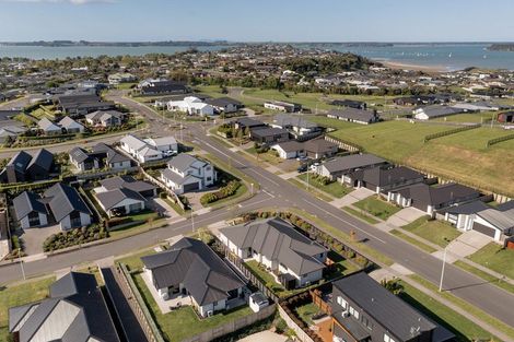 Photo of property in 1 Anglers Way, Omokoroa, 3114