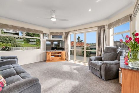 Photo of property in 16 Elan Place, Stanmore Bay, Whangaparaoa, 0932