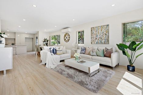 Photo of property in 17 Sunshine Boulevard, Sunnyvale, Auckland, 0612