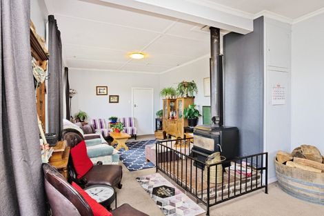 Photo of property in 64 Nichol Street, Heidelberg, Invercargill, 9812