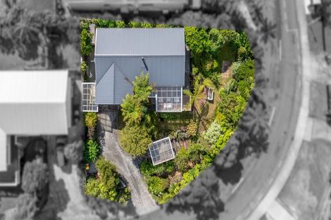 Photo of property in 34 Poto Road, Normandale, Lower Hutt, 5010