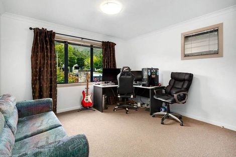 Photo of property in 94a Horoeka Street, Stokes Valley, Lower Hutt, 5019