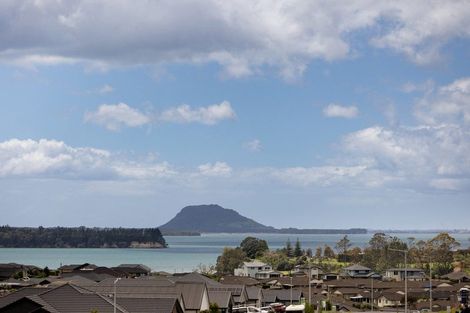 Photo of property in 32 Ridge Drive, Omokoroa, 3114