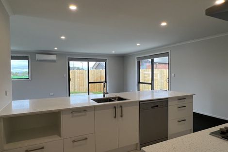 Photo of property in 58 Waruhia Crescent, Rototuna North, 3281