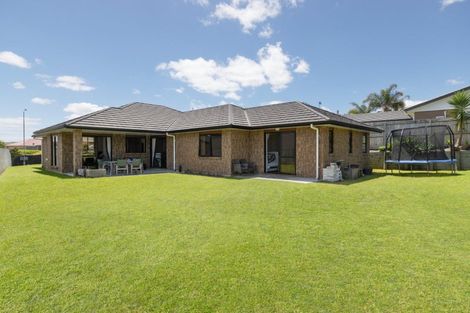 Photo of property in 182 Ballintoy Park Drive, Welcome Bay, Tauranga, 3175
