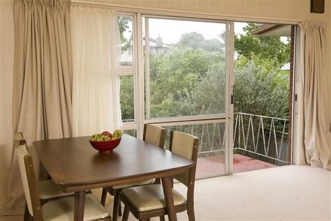 Photo of property in 2/1 Ribblesdale Road, Henderson, Auckland, 0612