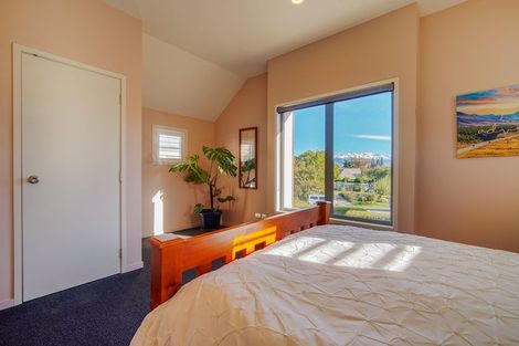 Photo of property in 9 Meadowbrook Place, Wanaka, 9305