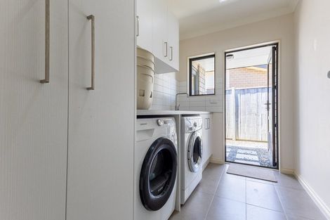 Photo of property in 4 Pateke Way, Paraparaumu Beach, Paraparaumu, 5032