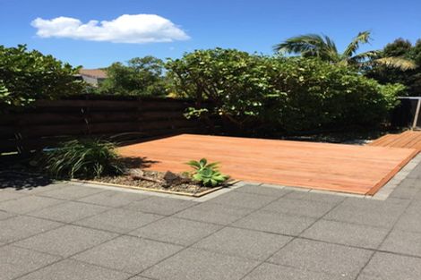 Photo of property in 2/26 Bayview Road, Hauraki, Auckland, 0622