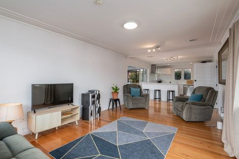 Photo of property in 13 Peachgrove Road, Te Atatu Peninsula, Auckland, 0610