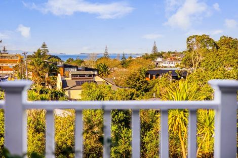 Photo of property in 2/22 Hastings Road, Mairangi Bay, Auckland, 0630