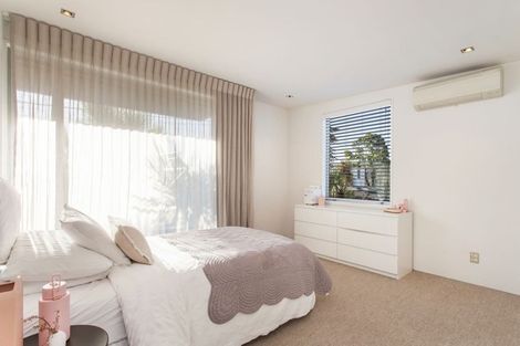 Photo of property in 8 Millbank Lane, Merivale, Christchurch, 8014