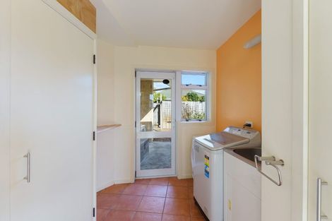 Photo of property in 2 Marewa Place, Waikanae Beach, Waikanae, 5036