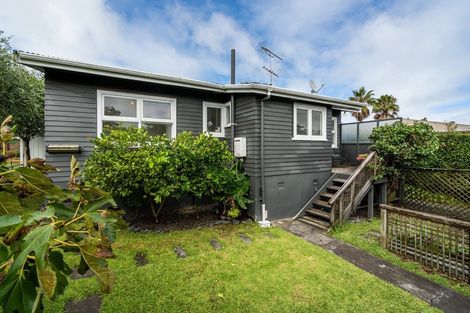 Photo of property in 1/14 Montgomery Avenue, Belmont, Auckland, 0622