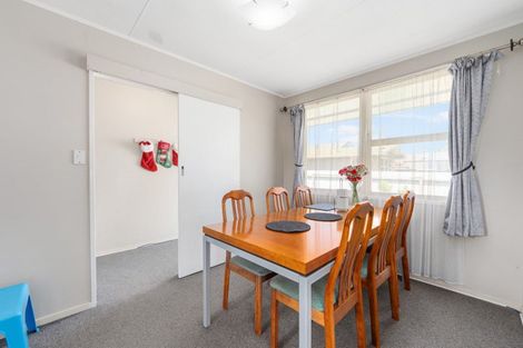 Photo of property in 19 Halswell Crescent, Westbrook, Palmerston North, 4412