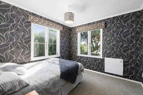 Photo of property in 8 South Street, Tawa, Wellington, 5028