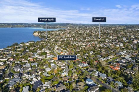 Photo of property in 2/20 Beach Road, Mellons Bay, Auckland, 2014