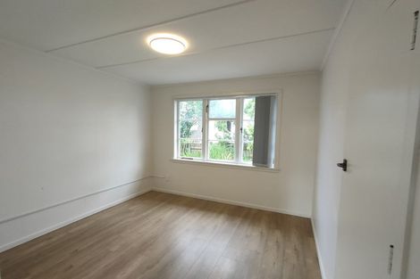 Photo of property in 2/10 Exmouth Road, Northcote, Auckland, 0627