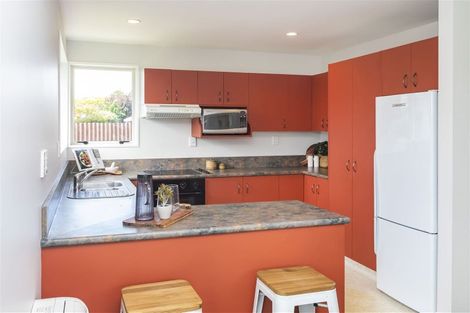 Photo of property in 2 Rosefield Lane, Northcote, Christchurch, 8052