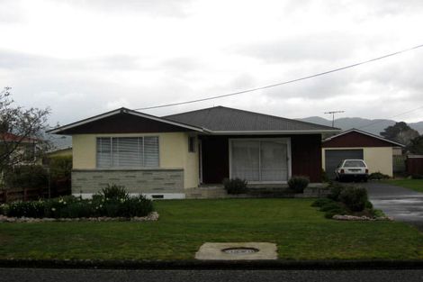 Photo of property in 16 Taverner Street, Carterton, 5713