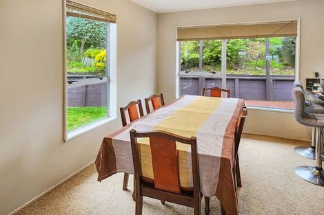 Photo of property in 56 Colchester Crescent, Newlands, Wellington, 6037