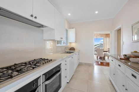 Photo of property in 102a Kitchener Road, Milford, Auckland, 0620