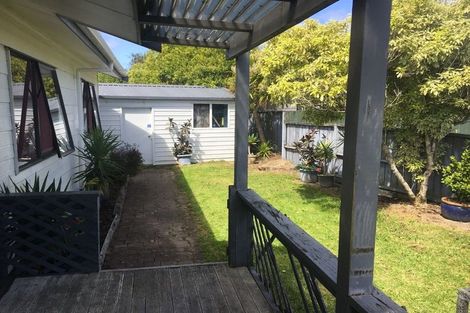 Photo of property in 36 Meadowvale Rise, Titirangi, Auckland, 0604