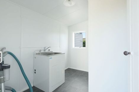 Photo of property in 125 Brooklands Road, Brooklands, New Plymouth, 4310